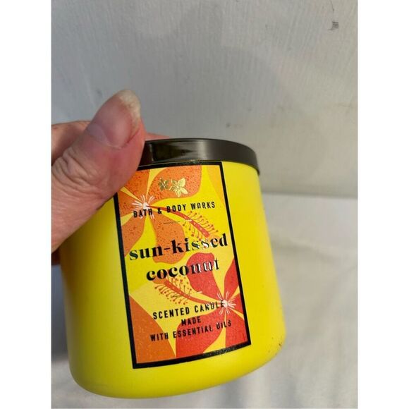 Bath Body Sun Kissed Coconut Candle used - Picture 2 of 4